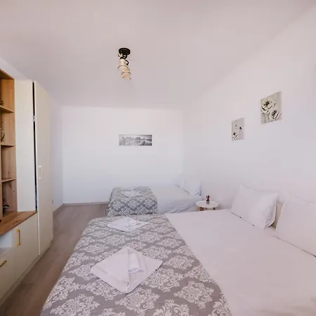 Spring - Mall Coresi Apartment Brasov